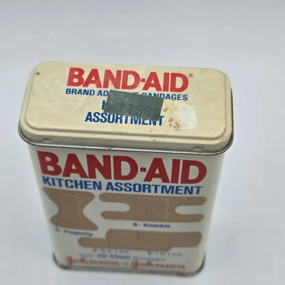 Vintage Band-Aid Kitchen Assortment 20 Sheer Strips Johnson Johnson Tin Box
